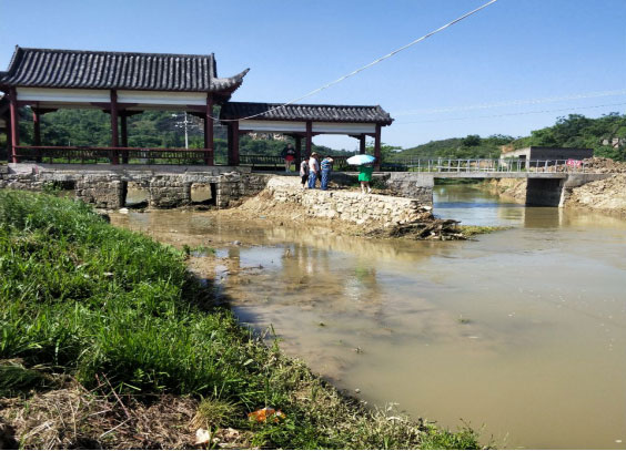 黔西县甘棠镇大寨村蔬菜大棚基地龙潭河河道清淤工程河道及人行桥